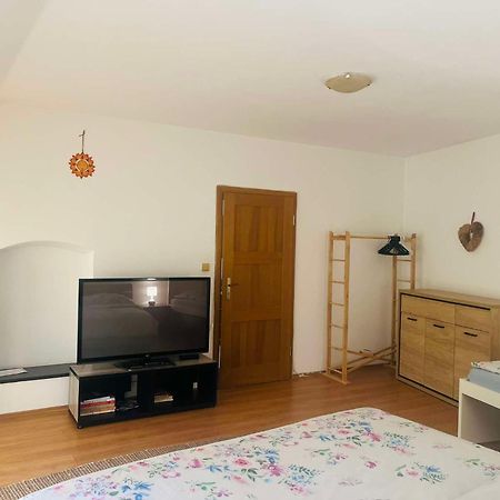 Apartman U Slunecnice Husinetz Dış mekan fotoğraf